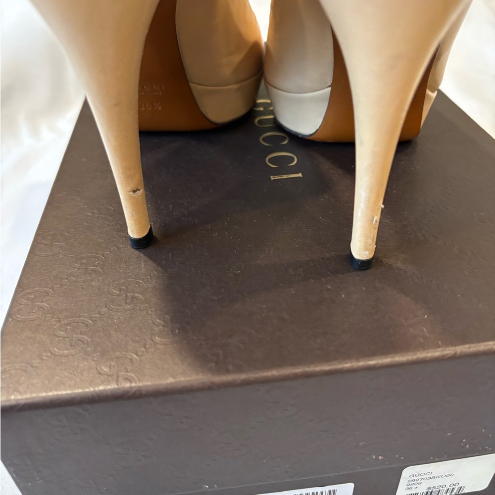 Gucci Women's Beige Leather Heels - Picture 4 of 10